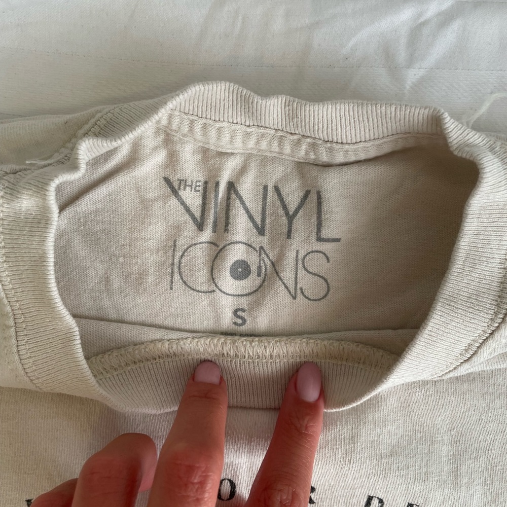 The vinyl icons angel tshirt